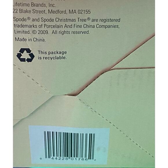 Spode Musical Snow Globe Christmas Tree - Picture 4 of 5